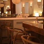 Lilou Hotel