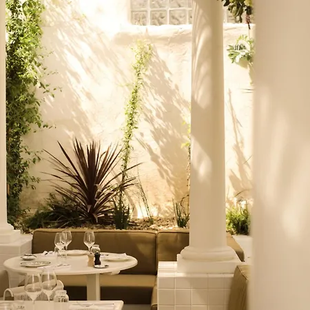 Hotel Lilou 4*
