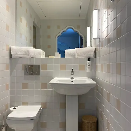 Lilou Hotel 4*