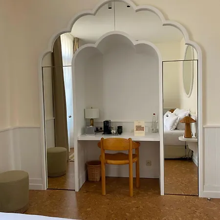 Lilou Hotel 4*