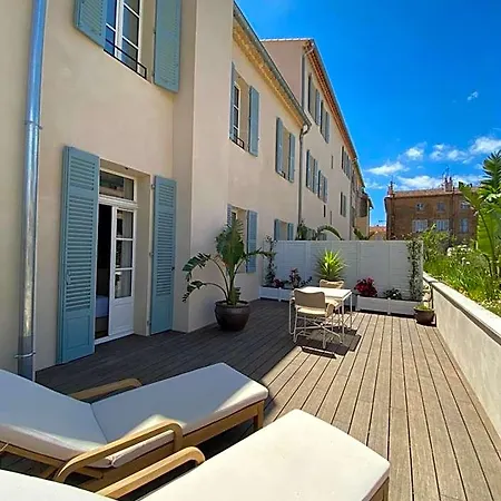 Lilou Hotel