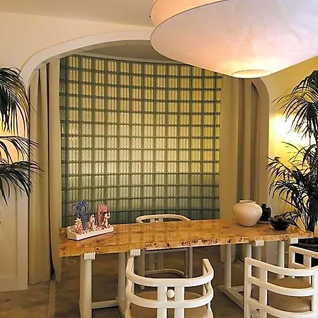 Lilou Hotel