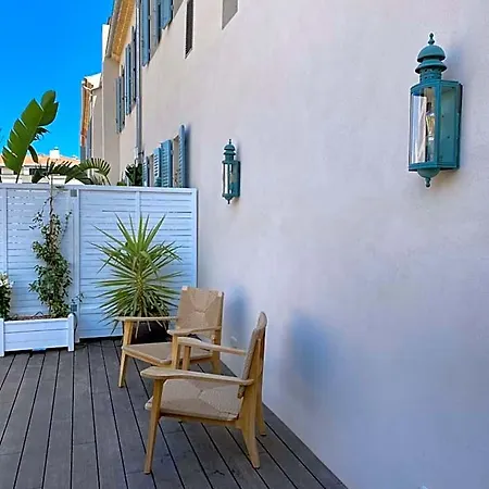 Lilou Hotel